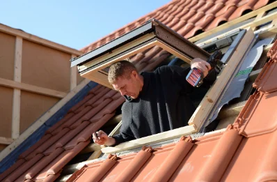 Pose de fenêtres de toit Velux à Lanchères